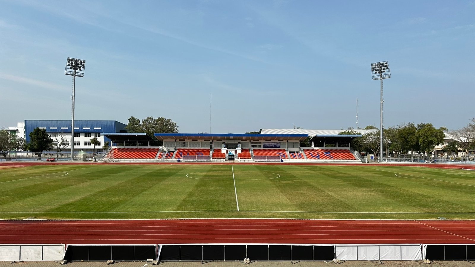 สนามฟุตบอล 1 สนามกีฬาพระาเมศวร