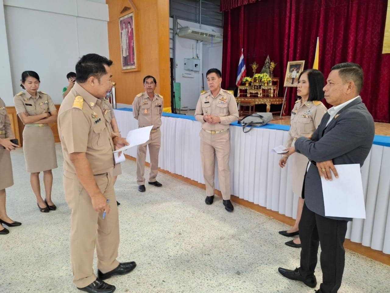 ตรวจสถานที่เลือกตั้ง