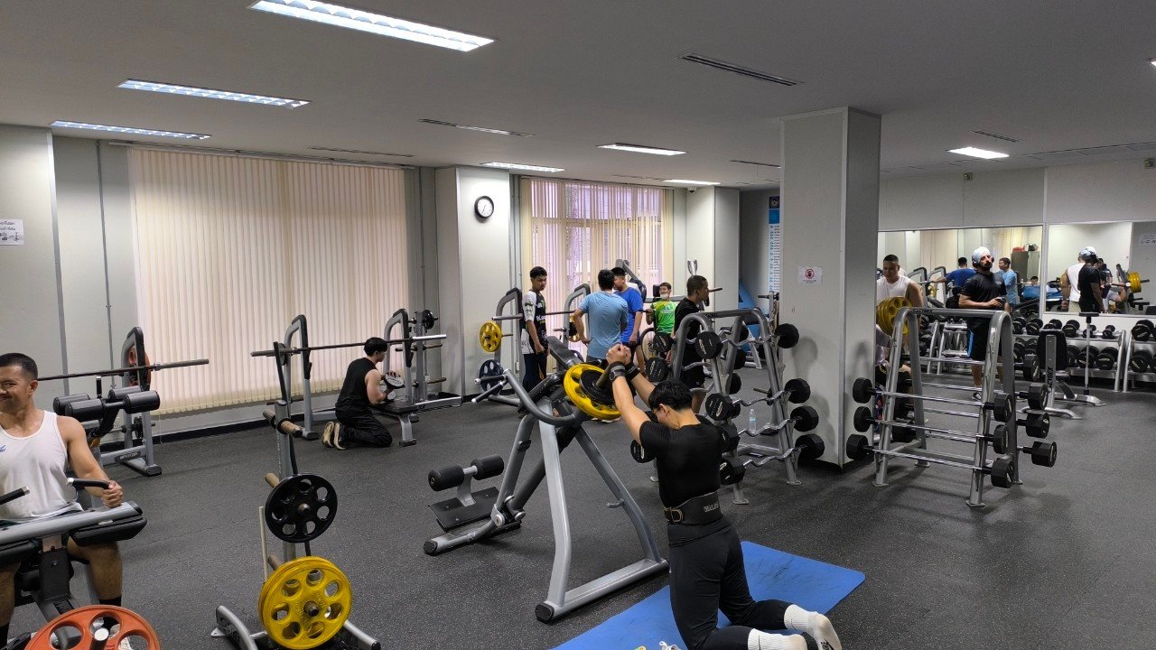 FreeWeightRoom02