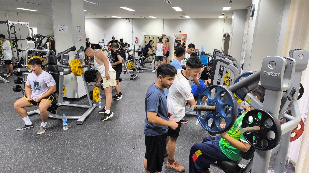 FreeWeightRoom04